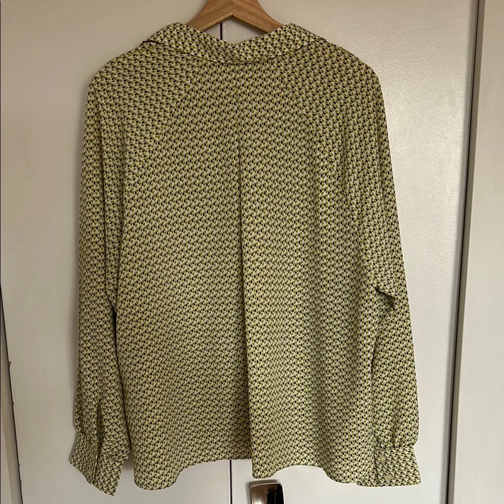 Levi’s ‘70s Inspired Blouse - Picture 2 of 5